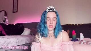 Princess got her asshole gapped by the Fuck Machine Dragon