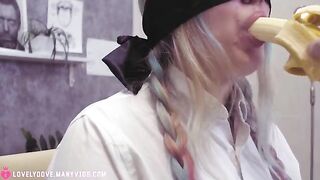 Doctor treated Lovely Dove with a blowjob and cream pie