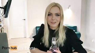 A beautiful neighbor came to visit and treated Lis Evans to a blowjob