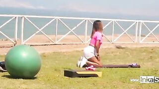 Hot Peruvian girl is doing exercises and shows her ass in the gym