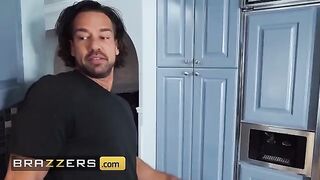 Phoenix Marie cheats on her hubby with his friend, who is also her old sex partner