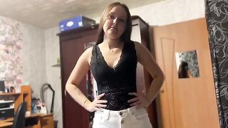 Skinny tattoo girl cheats on her husband with a delivery guy for pizza