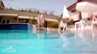A girl on vacation got fucked by a stranger, her first experience