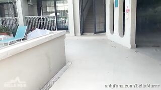 A girl on vacation got fucked by a stranger, her first experience
