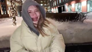 A pick-up guy has sex with a girl without a condom, no strings attached