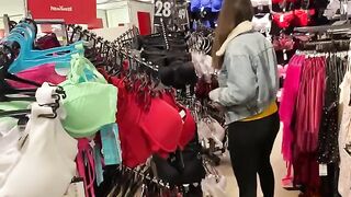 Shopping in ChihuahuaSU ended with a hot session in the toilet gallery