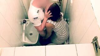 A hot tinder date ends up with a quickie in the restaurant toilet