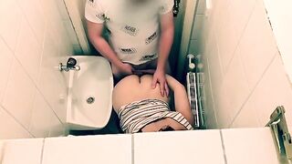 A hot tinder date ends up with a quickie in the restaurant toilet
