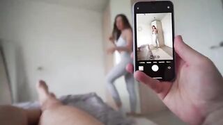 The photographer paid the beautiful Lily with his cock for exclusive shots