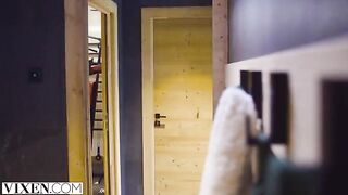 Passionate sex in the Alps with a skiing bunny