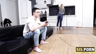 Gamer guy banged skinny stepsis with tiny tits