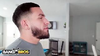 Couch dude Peter Green obsessed with Harley King’s juicy booty