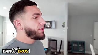 Couch dude Peter Green obsessed with Harley King’s juicy booty