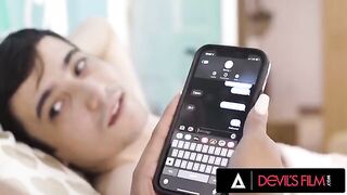Unsatisfied Sophia Leone gives her BF a sex lesson