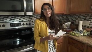 My stepmom is a big ass and she wakes me up with her pussy in the morning when my dad is not around