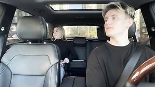 The girl compensated the taxi fare with her mouth