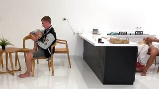 Cheating Californiababe gets fucked behind her boyfriend’s back