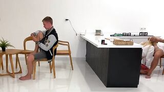 Cheating Californiababe gets fucked behind her boyfriend’s back