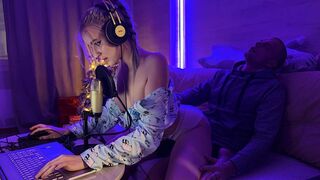 The hot stepmom fucked her stepson while he was playing a game