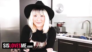 Step sister Jessie Saint gets her pussy filled with love potion by bro