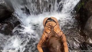 The hottest amateur girl from PornHub got fucked by a guy near the waterfall