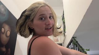 A hot blonde would rather have sex than get paid, in a steamy casero scene