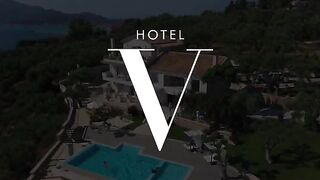 Scarlett and Honour enjoy steamy poolside action with a twist