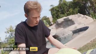 Curvy stepmom Dee Williams and Daya Knight enjoy a thrilling cock-riding experience