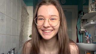 Skinny teen squirts like a mad one during hardcore sex
