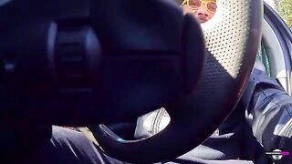 Amateur blowjobs with silly Italian dialogues and no sense