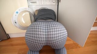 A stepsister got stuck in the washing machine and asked for help
