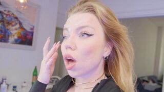 A cute girl has sex with her guy and gets a cumshot on her face