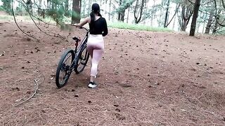 A beautiful woman met a friend and had sex in the forest