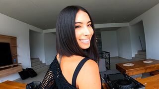 The girl was seduced by a DJ and received an exclusive lesson