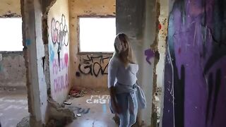 An Italian guy gave a blowjob to his holiday companion near the church