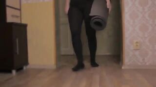 I fooled my roommate by doing yoga naked, it was awesome