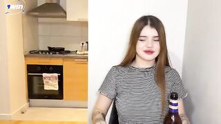 A girl with a great body fucks her wet neighbor with passion