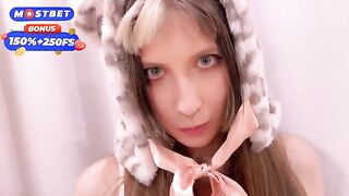 A sexy girl with a nice ass has hard sex in the pussy