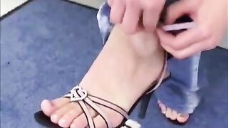 Juicy girl makes a stunning blowjob and fucks beautifully