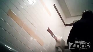 Camera in the toilet of a woman - do not peek!