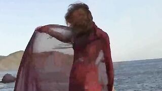 A sexy girl has small wet boobs, let's see her in action