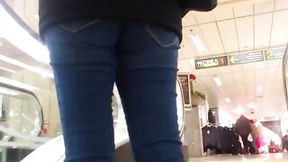 A girl with such forms is a dream for any man