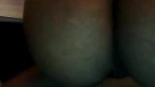 Girl showed her big ass to all the chat while webcamming