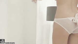 Skinny blonde teen wanks her hairy cunt