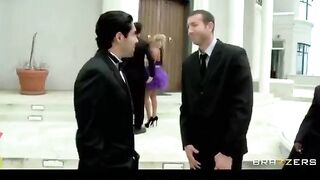 The bride got painted and immediately started to make a blowjob to the witness