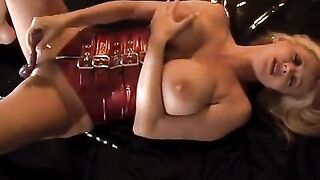 Rachel Aziani gets off with her toy during solo session