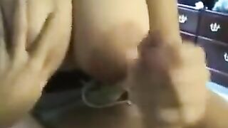 Fatty girl swallows all the sperm of her boyfriend to the last drop