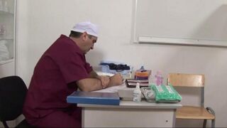 The doctor used a pussy dilator to extend the girl’s pussy