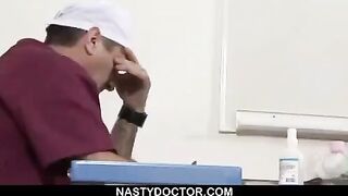 The doctor used a pussy dilator to extend the girl’s pussy