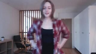 You're too big! Hot babe struggles with massive dildo